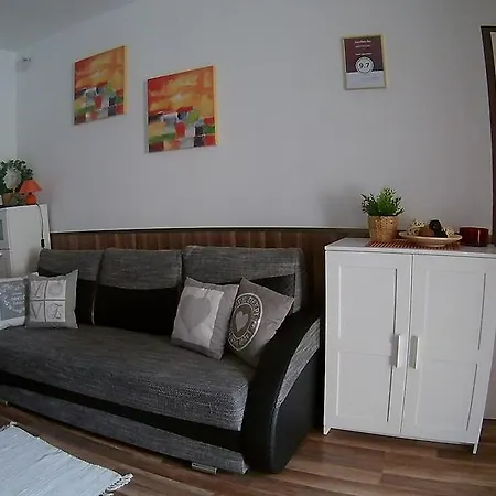 Bomi Apartman شقة غيور