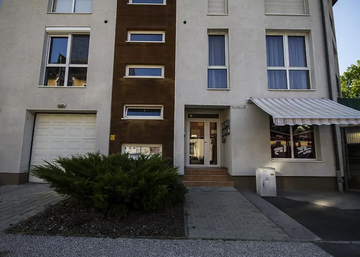 公寓 波密公寓 杰尔